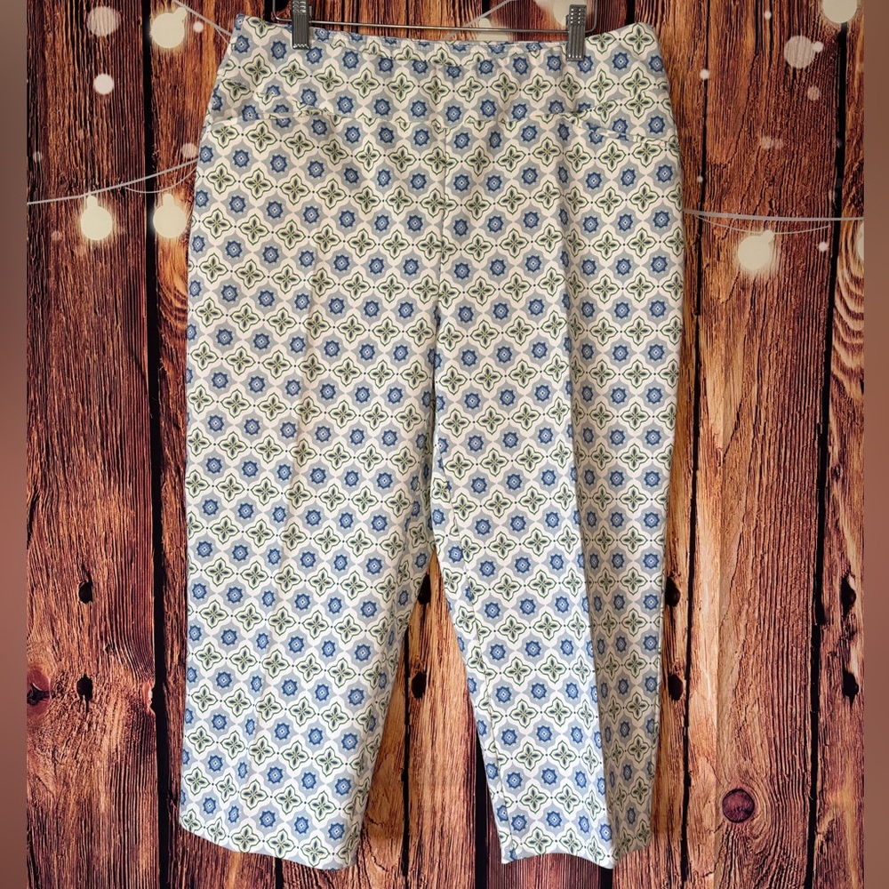 Croft & Barrow Blue and Green Geometric Print